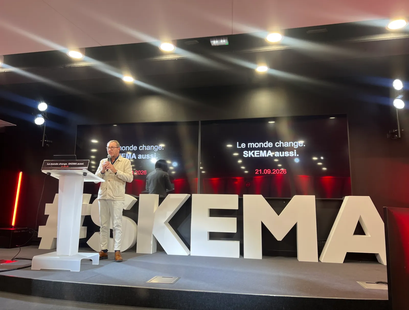 SKEMA dévoile sa nouvelle identité de marque avec Carré Noir