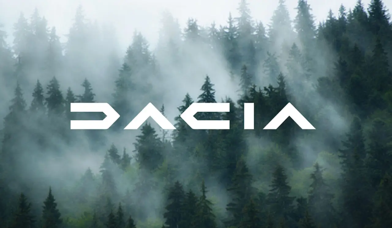 Carré Noir - Dacia - Follow the arrow to essential